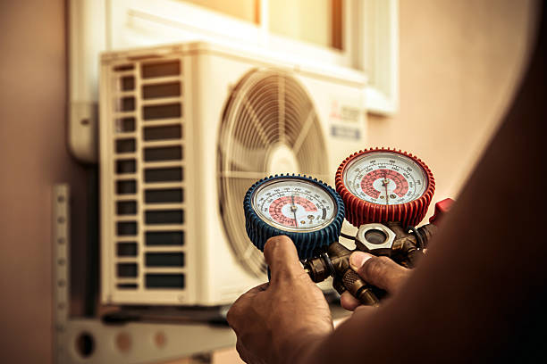 Professional Hvac technician working in Somerset, OH